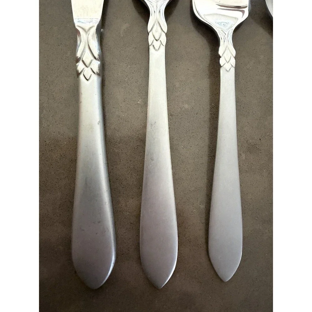 5 Piece Place Setting - Oneida Jacqueline Simba Stainless Flatware